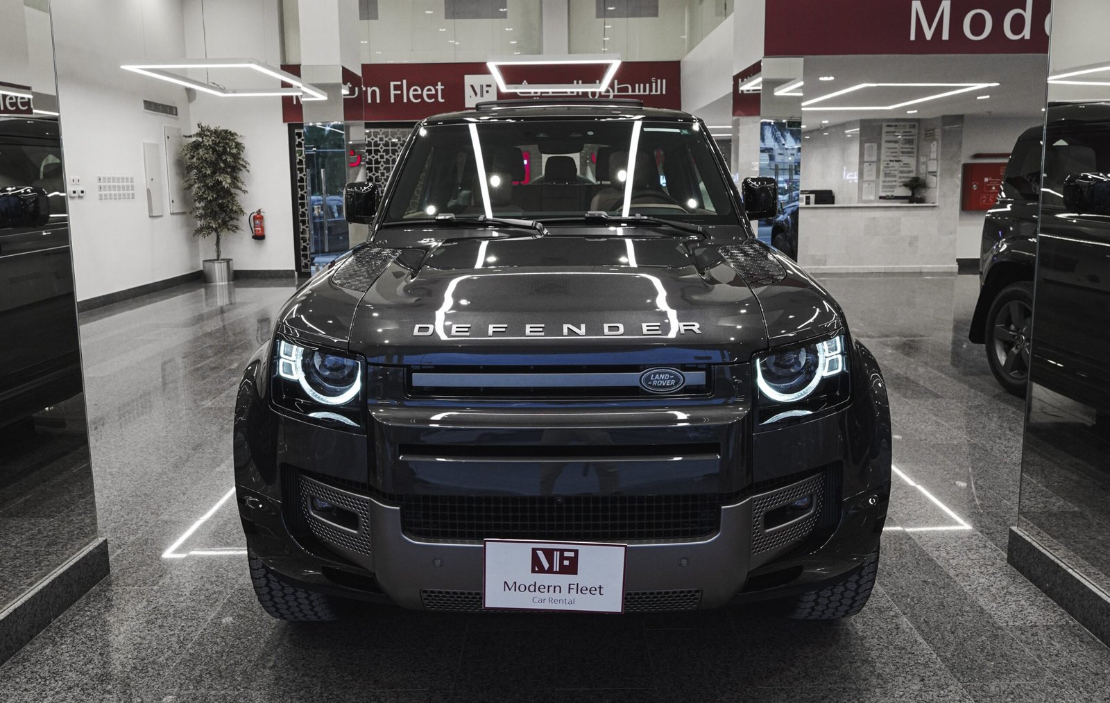 Land Rover Defender 2025