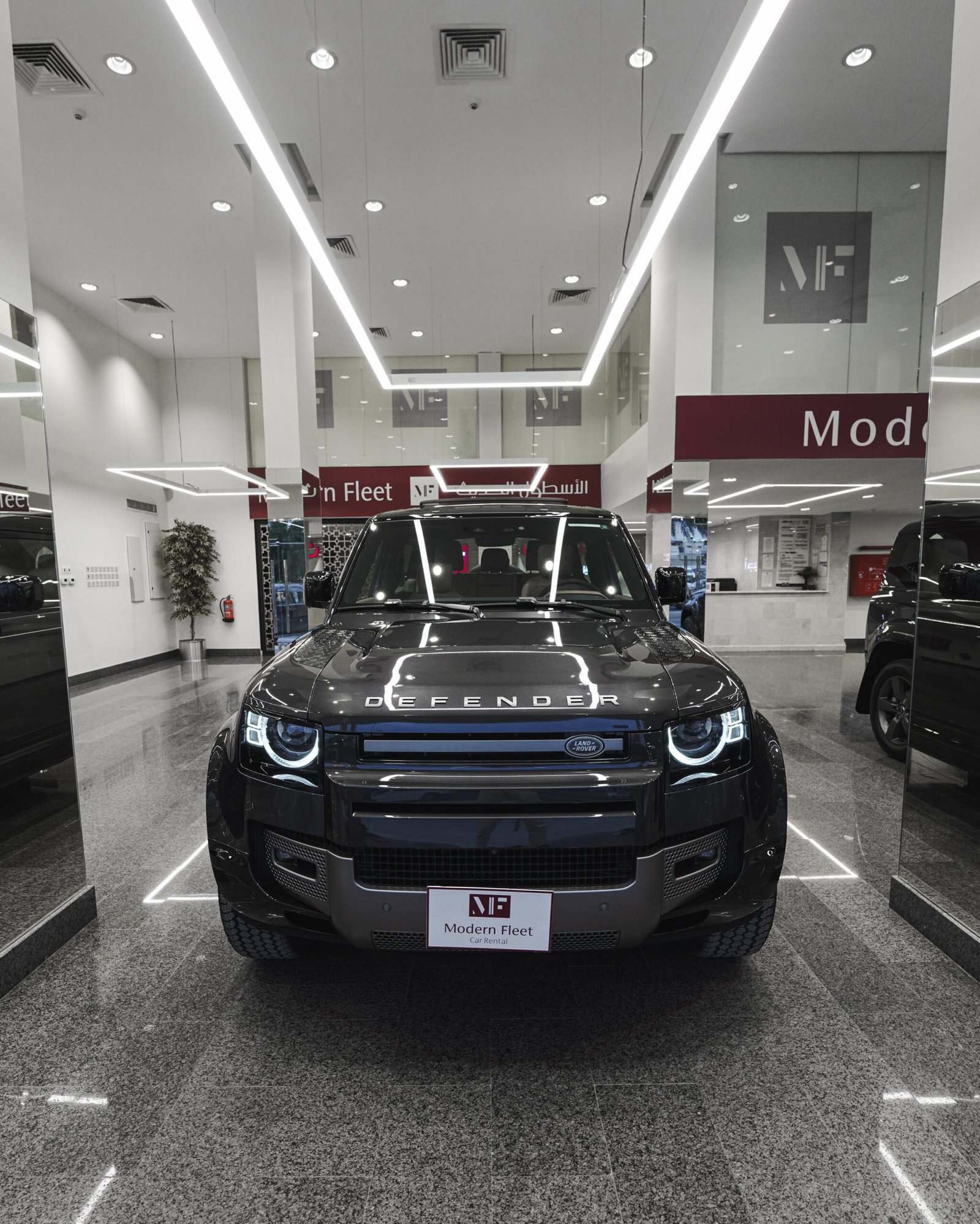 Land Rover Defender 2025